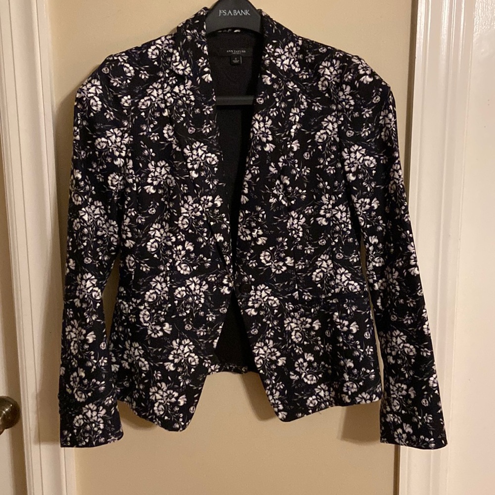 Ann Taylor jacket. Rarely used. Excellent condition